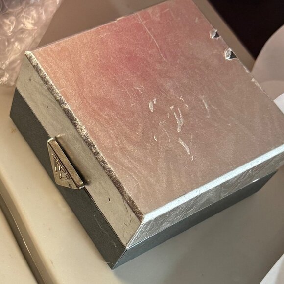 Gold Silver-Tone Cuff Bracelet Hoop Earrings Textured Design Jewelry Set - Picture 10 of 16